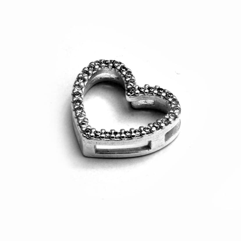 Dije corazón calado micropave 1,3cm.